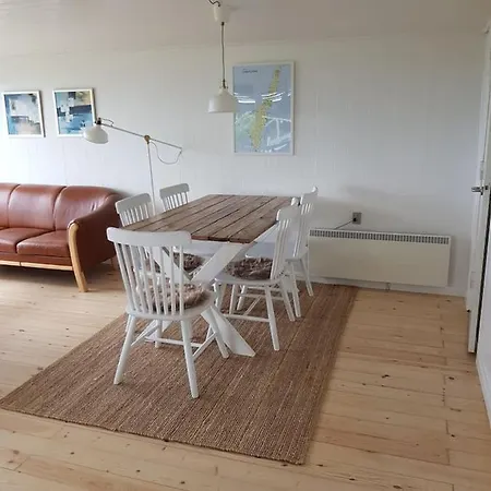 Panoramaudsigt I Idyllisk Sommerhus Pa Langeland *