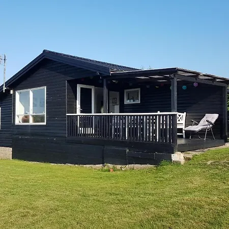 Panoramaudsigt I Idyllisk Sommerhus Pa Langeland